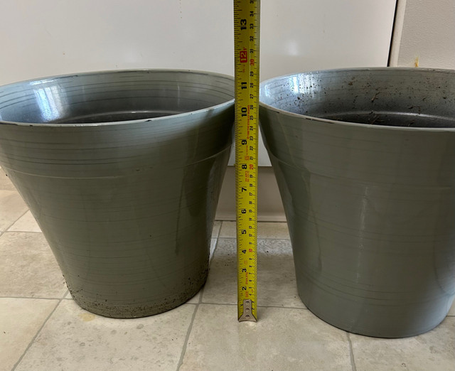 Large Plastic & Clay Plant Pots  in Other in Edmonton - Image 2