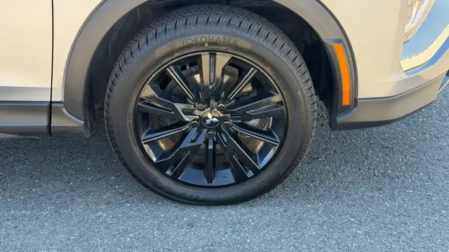 2024 Eclipse Cross Black Edition573776063450337282