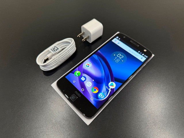 Motorola Moto Z 32GB Black - UNLOCKED - READY TO GO! in Cell Phones in Calgary