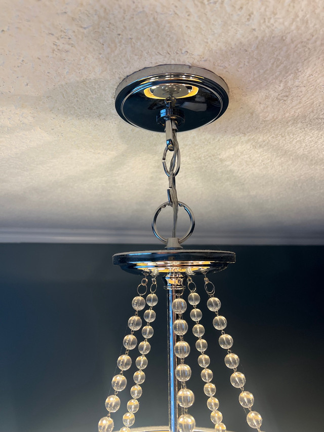 5 light chandelier  in Indoor Lighting & Fans in Oshawa / Durham Region - Image 3