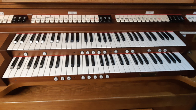 Rodgers Organ model 645 dans Pianos et claviers  à Ville d’Edmonton - Image 2