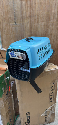 Petmate vari kennel 10-20 lbs new as pictured