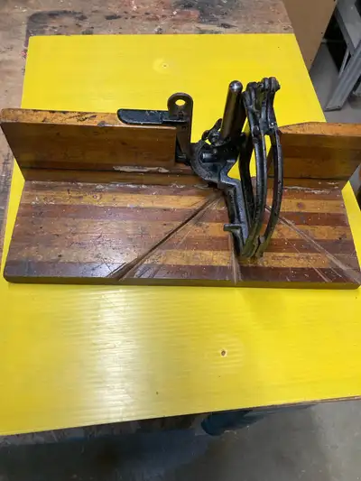 Vintage miter box “perfection” patented Dec 23, 1902, Union Hardware Co., Torrington, Conn. USA. Nic...