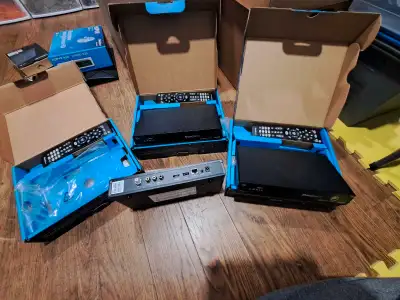 3 shaw direct hd receivers HDDSR800 Will not seperate SMOKE FREE / PET FREE HOME CASH ONLY Pickup Mo...