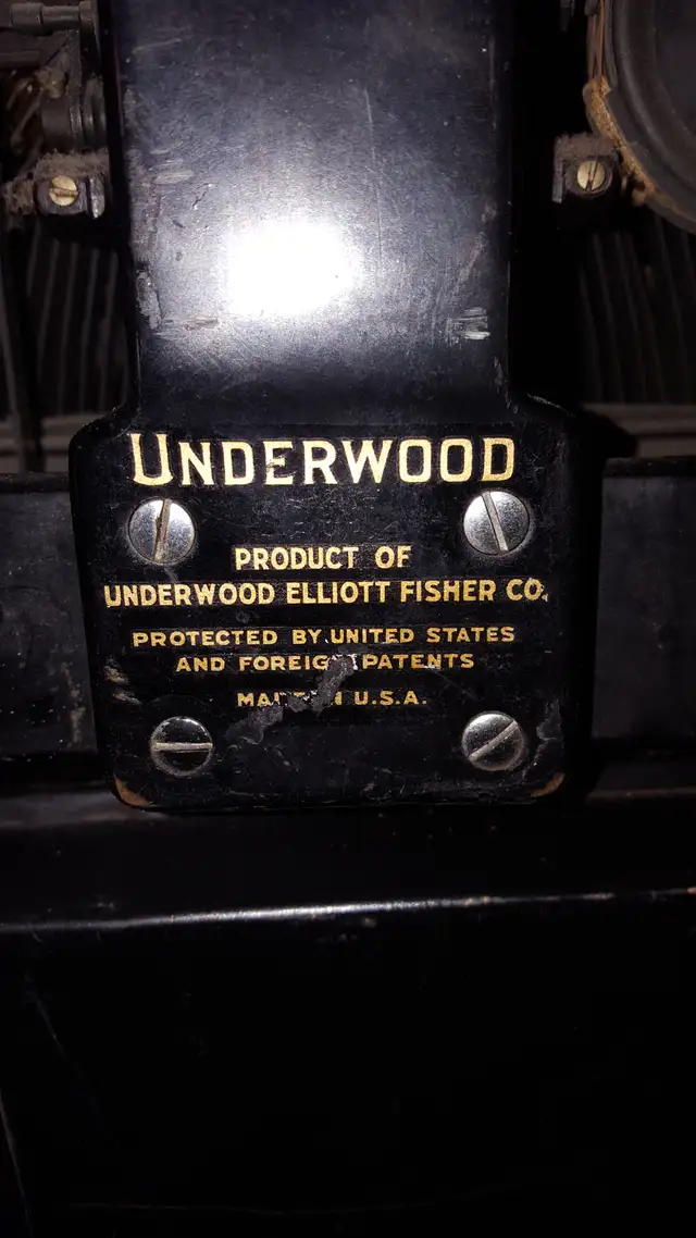 Dactylo Underwood in Arts & Collectibles in Laurentides - Image 3