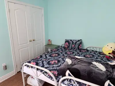 Room available for vegetarian girl to share room with another girl, on upper level ,immediately avai...