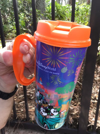 Gobelet / Tasse Disney Mug en plastique orange 
