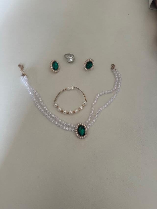Pearl Necklace Set in Jewellery & Watches in Lethbridge