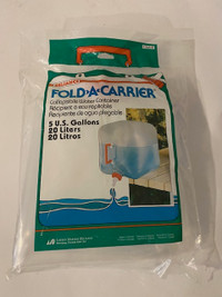 New Collapsible Folds Flat Water Tote, with Handle and Spigot