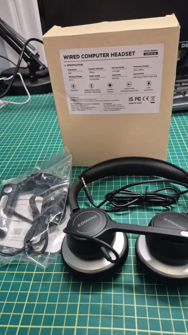 USB Headset with Microphone, 3.5mm Wired Computer Headsets with in Speakers, Headsets & Mics in Markham / York Region - Image 7