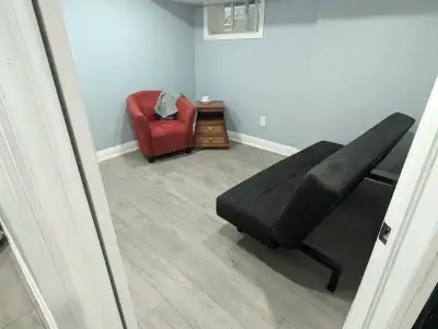 looking for a female roommate