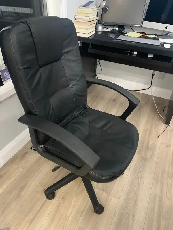Desk Chair in Chairs & Recliners in Kingston - Image 8