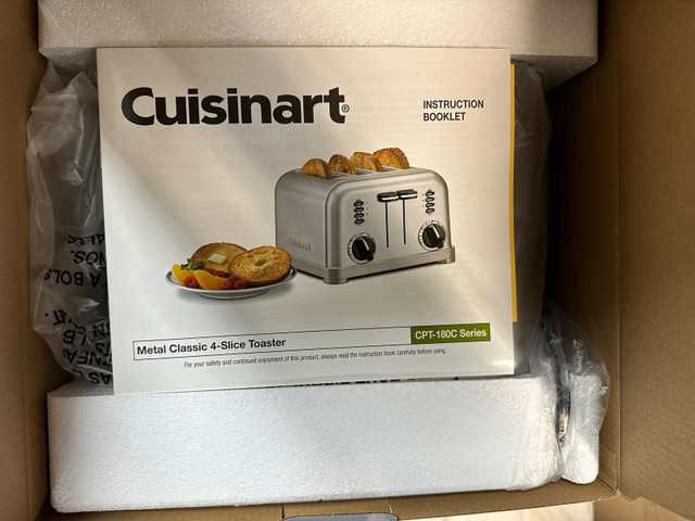 Cuisinart 4-Slice Metal Classic Toaster in Toasters & Toaster Ovens in City of Toronto - Image 3