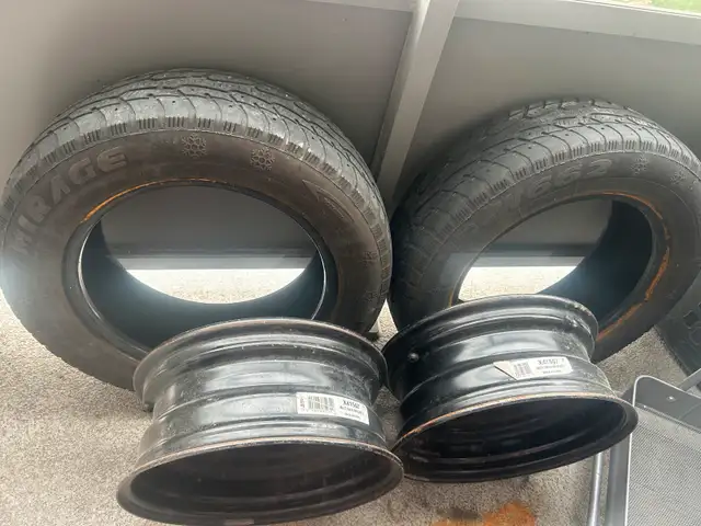 2 used winter tires and rims 195/65/R15 in Tires & Rims in Mississauga / Peel Region - Image 2