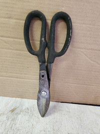 Tin snips 10 1/2" long with 2" jaw
