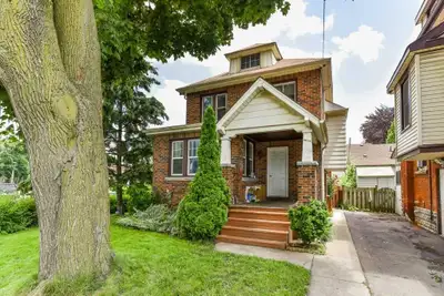 Subletting my room from May to August (flexible if needed). 10 min walk to McMaster. Utilities inclu...