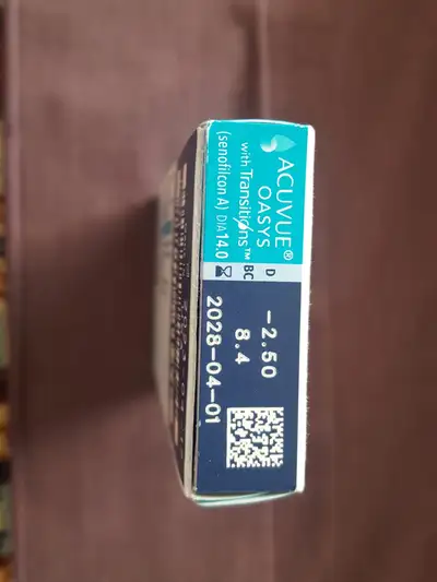 ACUVUE OASYS®️ WITH TRANSITIONS 6 JOHNSON AND JOHNSON For Daily wear 2 week replacement UV Blocking...