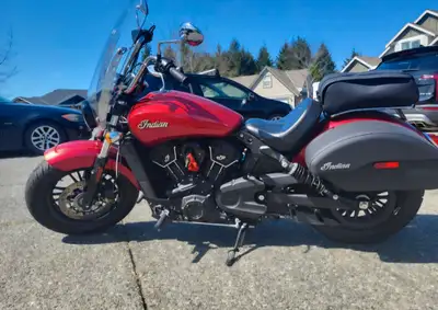 2021 Indian Scout in Ruby red. Very low km's, sitting at 2,660. Never been dropped, in brand new con...
