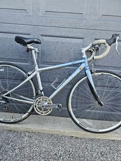 Giant OCR 3 W road bike , View more