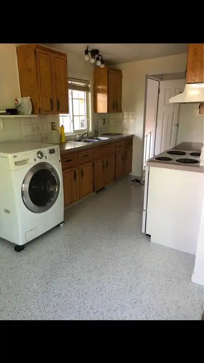 Room for rent in Dover, upstairs 3 rooms, two are currently being rented out. The living room is fur...