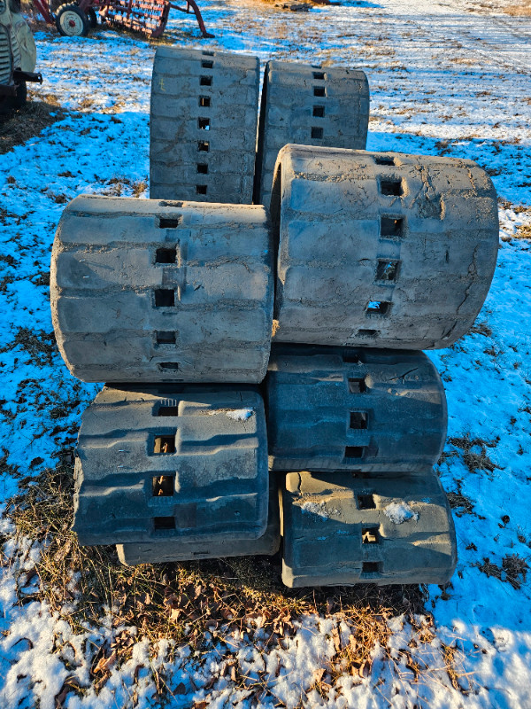 Worn Rubber Skid Steer Tracks for Repurposing in Other in Edmonton - Image 2