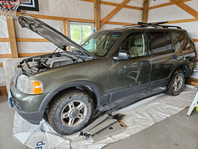 2003 Ford Explorer XLT V8 in Cars & Trucks in Chatham-Kent