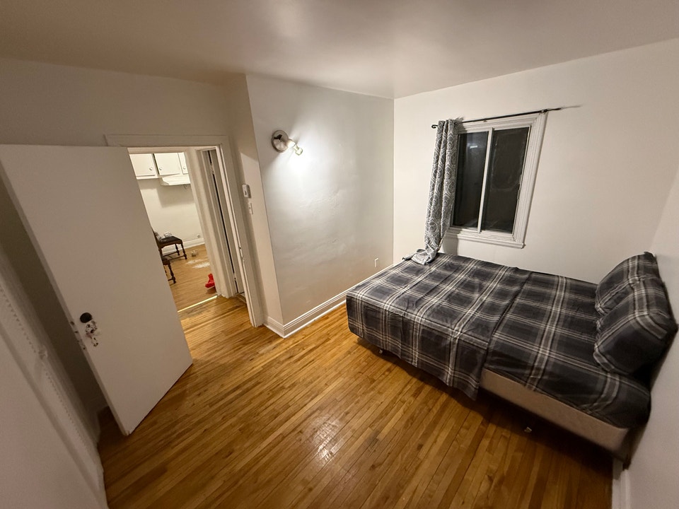 room for rent (easy rent) | Room Rentals & Roommates | City of Montréal ...