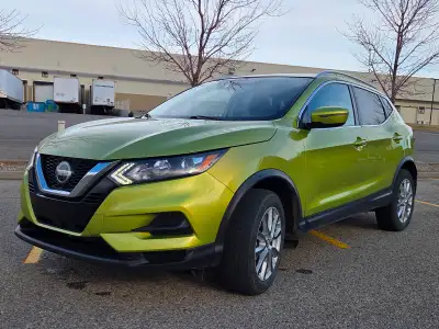 2.0 L, 4 cylinder, Automatic, Cruse control, AC, Remote start, Back up camera, Blind spot warning se...
