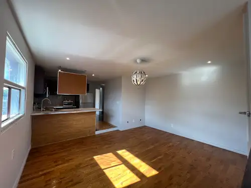 This is an awesome newly renovated apartment on a quiet street near shops and transit. For rent: a b...