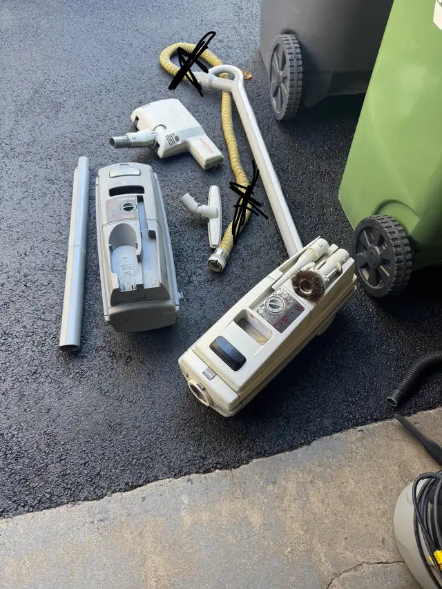 electrolux vacuum in Vacuums in City of Montréal - Image 2