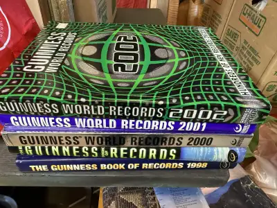 Guinness Book of World Records 1998–2002 Excellent Conditio, View more