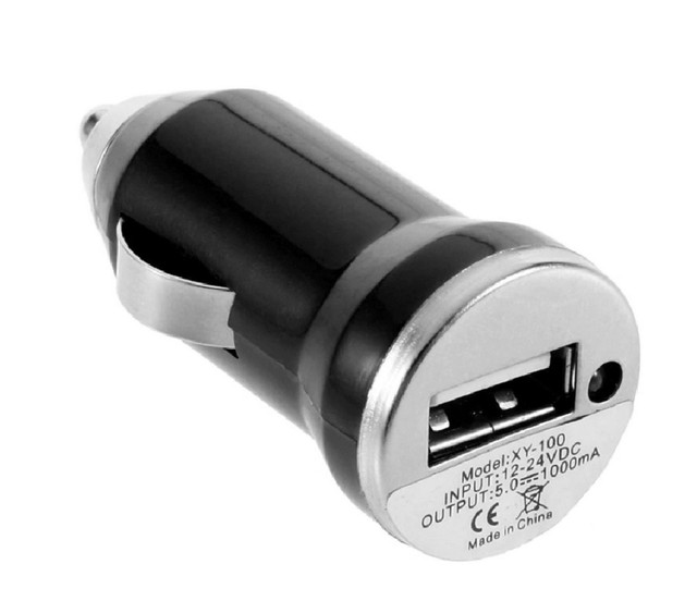 Chargeur de voiture USB Power Périphériques USB Universel dans Câbles et connecteurs  à Laval/Rive Nord