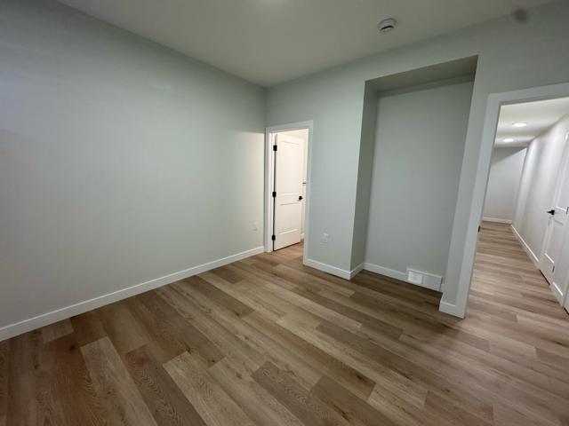 **Beautiful 3Bed 2.5Bath Duplex in Glenwood** in Long Term Rentals in Winnipeg - Image 12