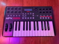 Akai MPK225