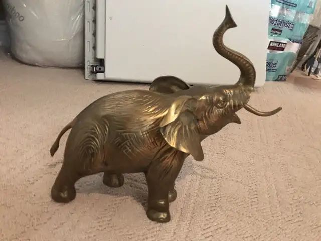 Brass Elephant Statue in Home Décor & Accents in Delta/Surrey/Langley - Image 7