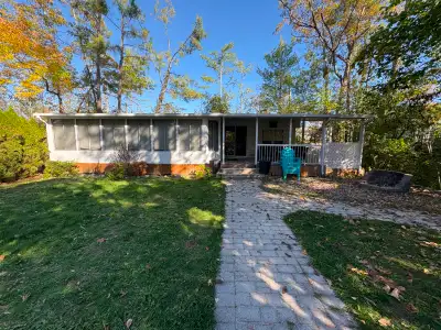 This 2009 Woodland Park unit is a 2 bedroom and full bathroom site located at Lovesick Park. Walk in...