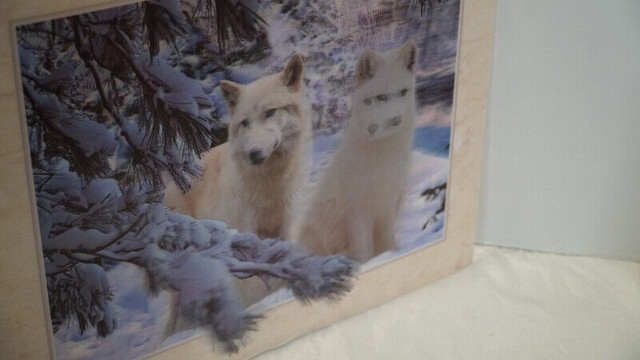 Wolf Holographic Picture in Arts & Collectibles in Mississauga / Peel Region - Image 3
