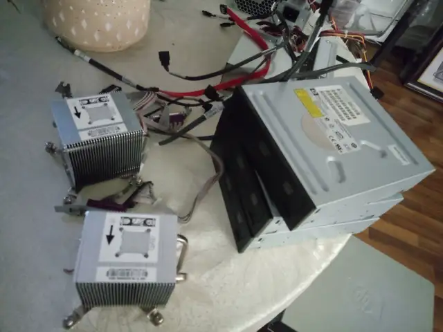 HP  desktop computers for parts in Desktop Computers in Edmonton - Image 7