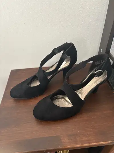 Women’s Size 11 Criss Cross Mary Jane heels, View more