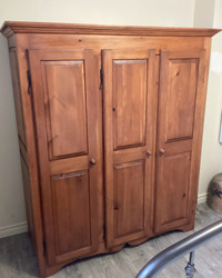 Armoire en pin style champêtre 