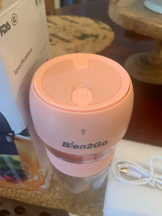 NEW BLEN2GO 300ML  PORTABLE JUICE BLENDER! BRAMPTON in Home Décor & Accents in Mississauga / Peel Region - Image 4