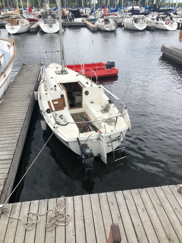 Tanzer, 22 foot sailboat, ready to sail. Great first boat. in Sailboats in Ottawa - Image 2