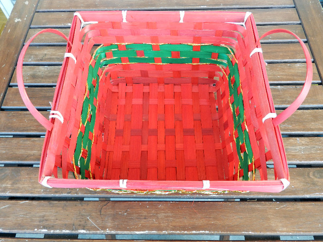 All NEW Handmade Christmas Red and Green Woven Baskets in Home Décor & Accents in Belleville