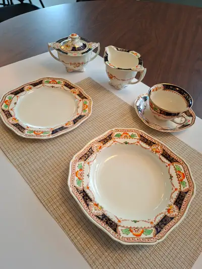 SET DE VAISELLE EN PORCELAINE, View more