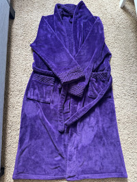 Women's bathrobe 