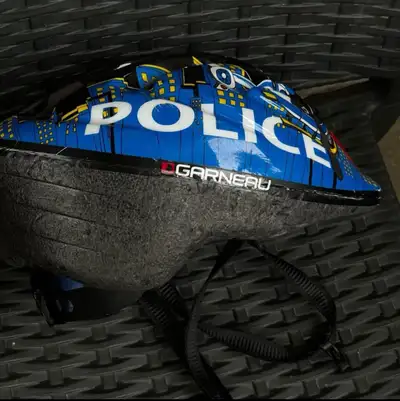 Casque de velo police Louis Garneau pour enfant, View more
