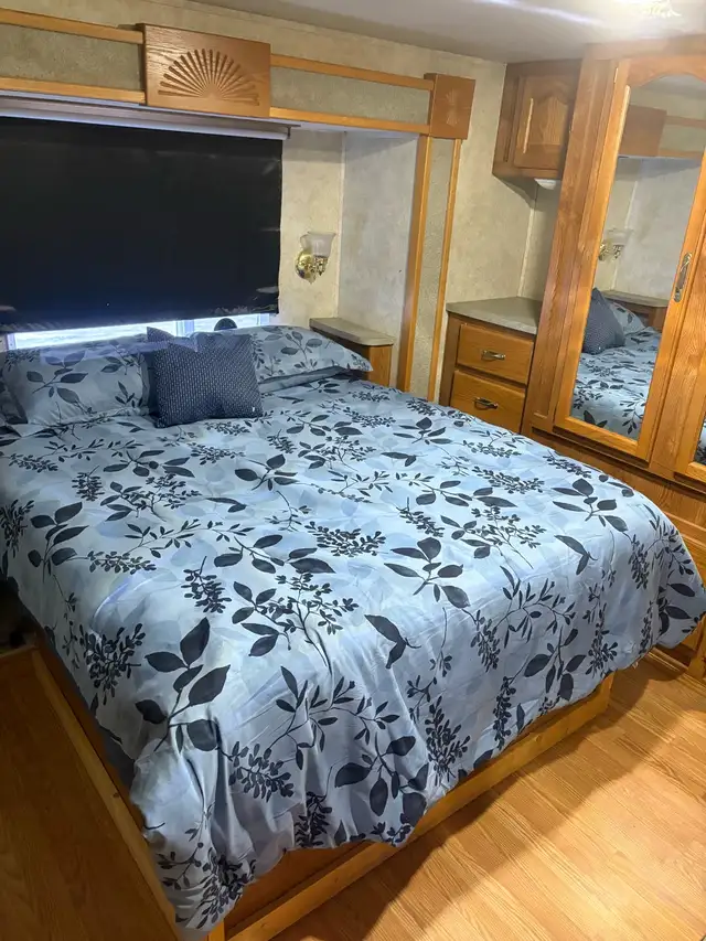 Renovated Damen intruder motorhome in RVs & Motorhomes in Grande Prairie - Image 11
