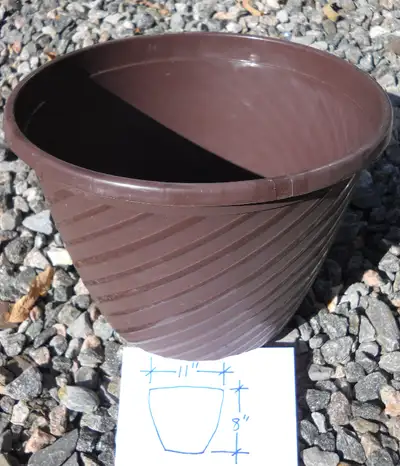 POTS et CACHE-POTS A (1$ chacun), View more