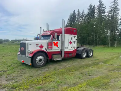 2001 Peterbilt 379, 3:91 ratio, 18speed,super 40s, full lockup, cat 6NZ with approx 200000k on plati...