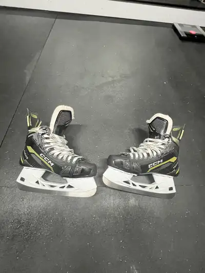 CCM men’s skates size 9, View more